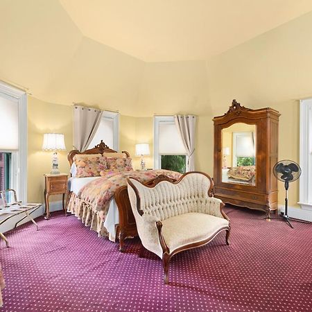 The Gables Wine Country Inn Санта-Роза Экстерьер фото