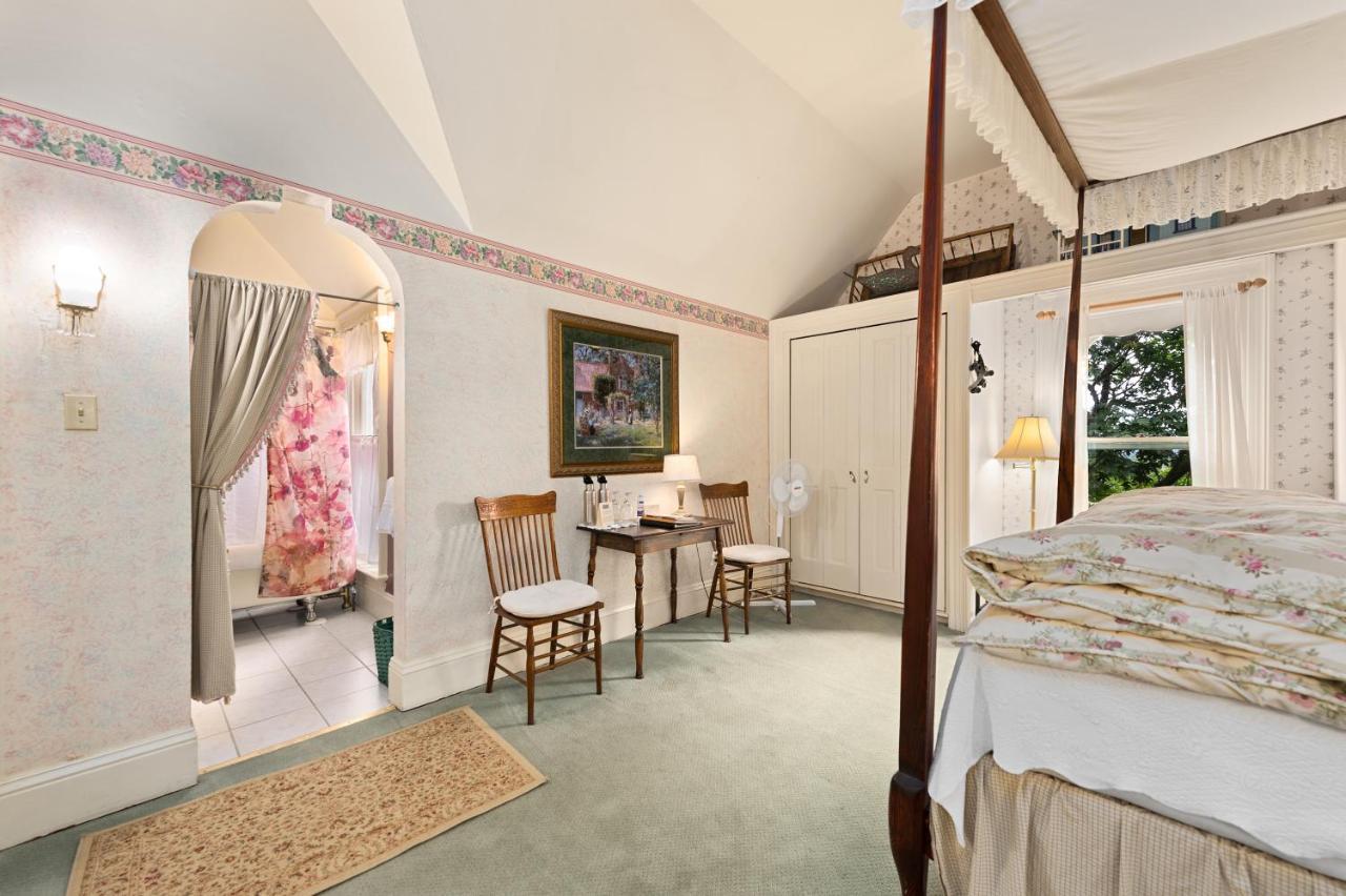 The Gables Wine Country Inn Санта-Роза Экстерьер фото