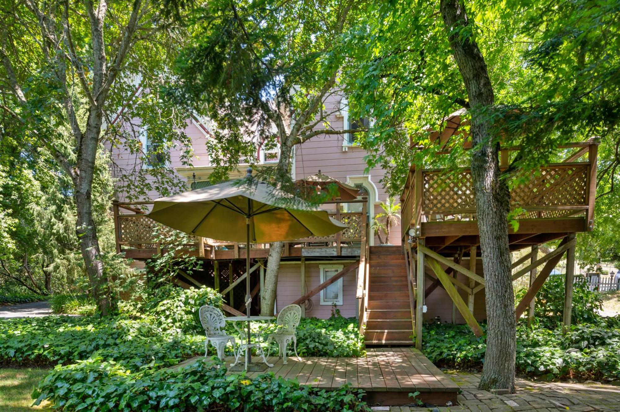 The Gables Wine Country Inn Санта-Роза Экстерьер фото